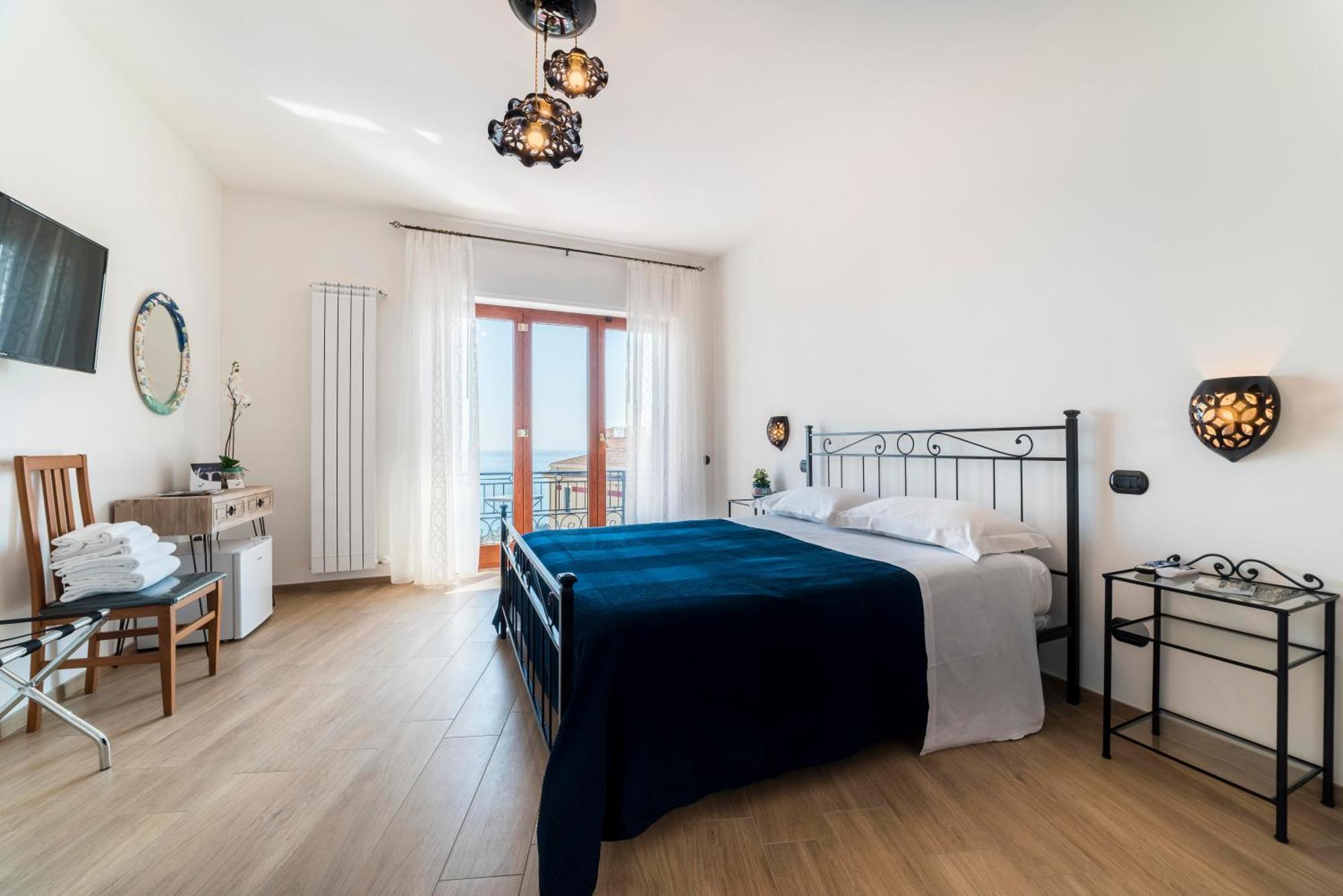 B&B Palazzo Pinto 2 Vietri Exteriör bild